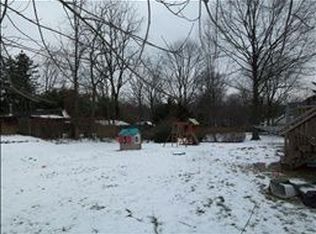 19 Ridge Ct, Cedar Grove, NJ 07009