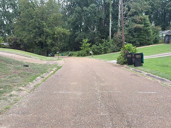 5th image of 108 Pine Dr
