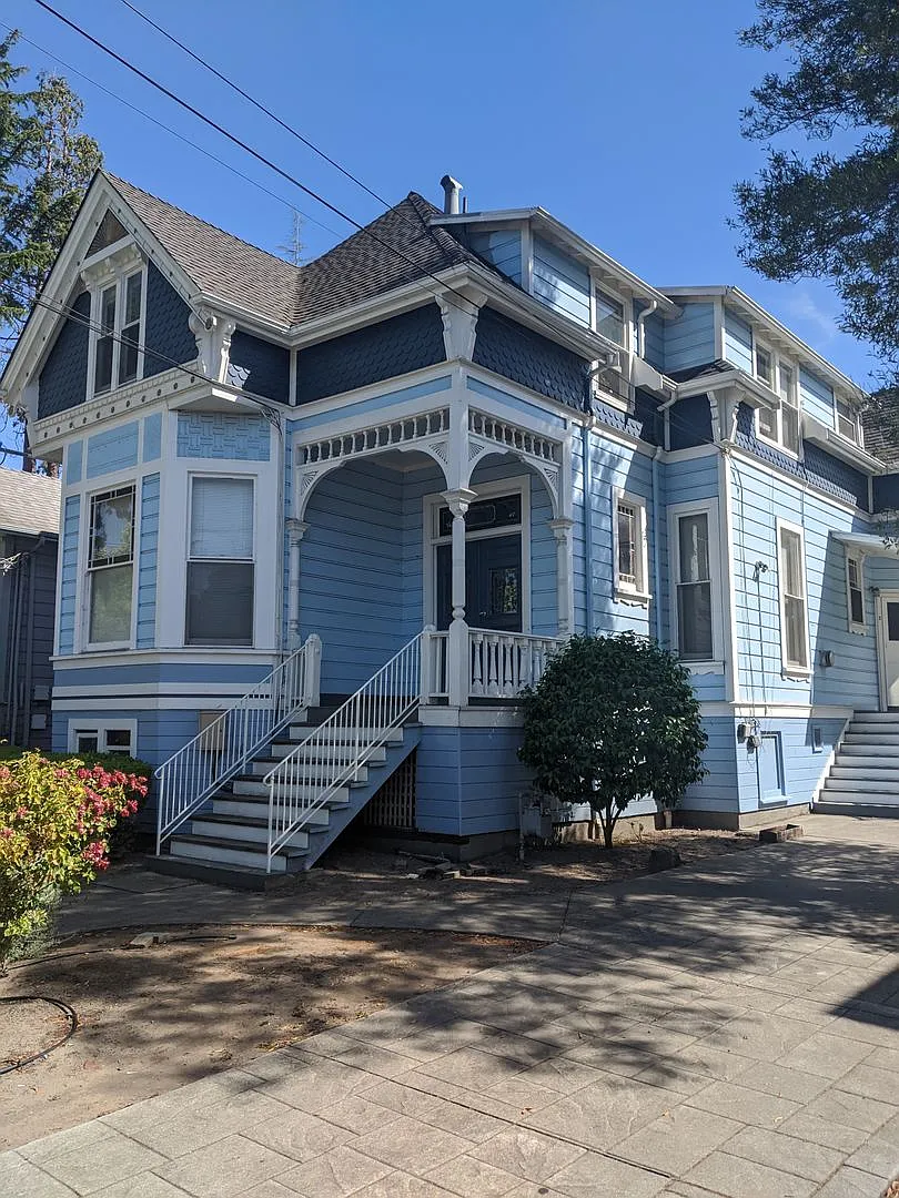 2122 Buena Vista Avenue — Photo 1