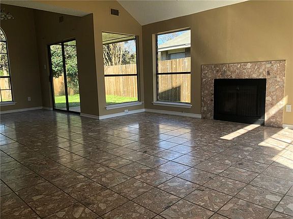 2nd image of 1463 Glencliff Dr