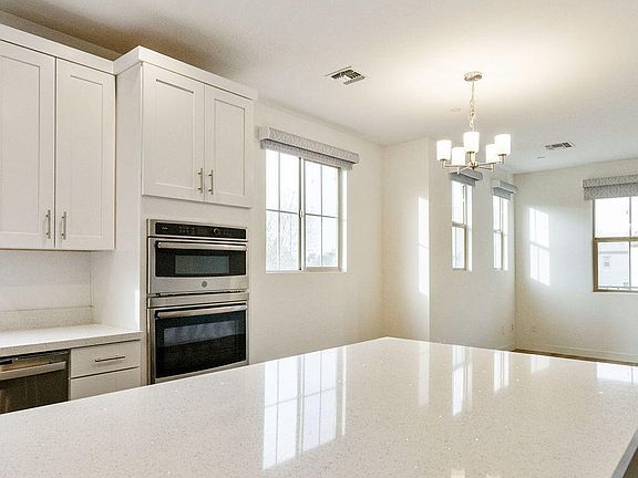 4th image of 2760 S HARMONY Avenue