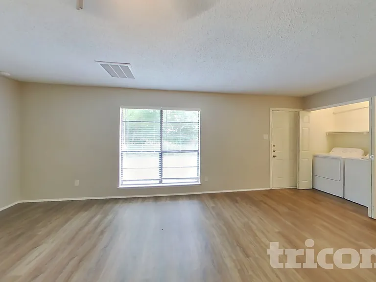 1610 Pilot Way — Photo 3