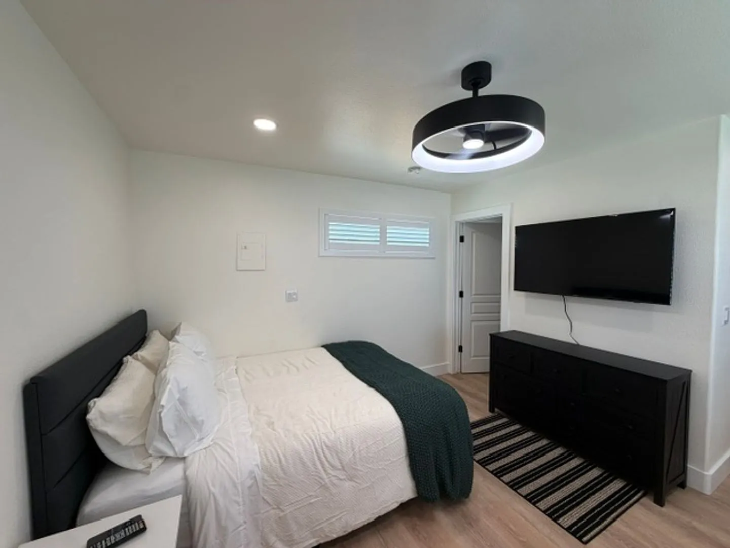Newly Remodeled Furnished Adu Casita! — Photo 3
