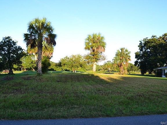 5th image of 834 N Country Club Dr