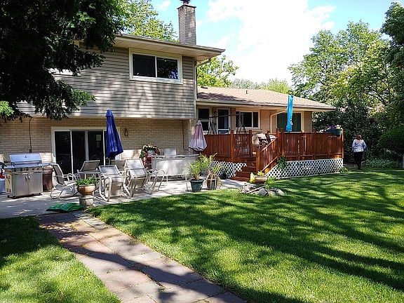 3rd image of 2202 N Burke Dr