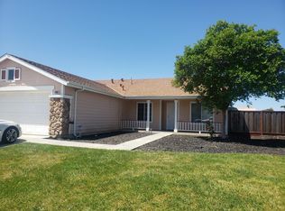 2380 Paradise Dr, Hollister, CA