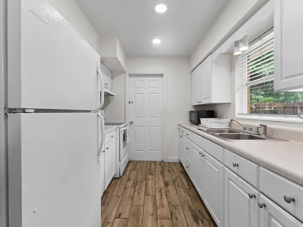 4136 Whiting Dr SE, Saint Petersburg, FL 33705