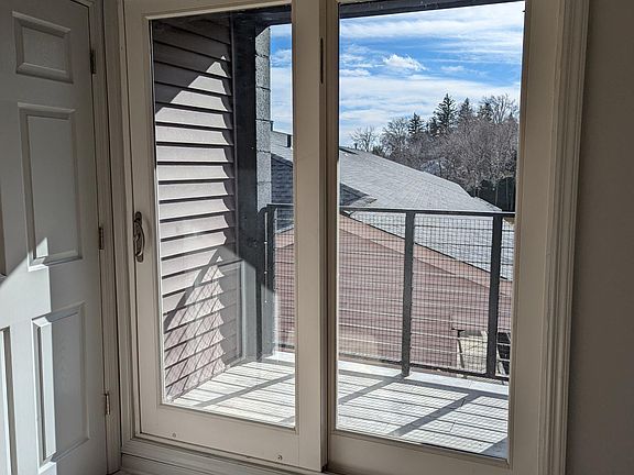 3rd image of 47 S Franklin St #301
