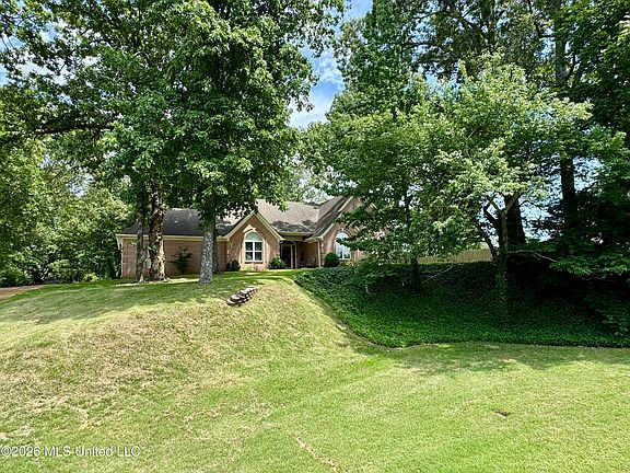 2nd image of 4600 Chalice Dr