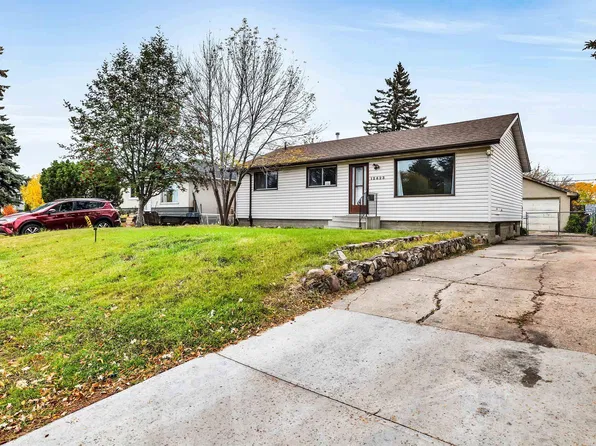 12823 94th St NW, Edmonton, AB T5E 3V6