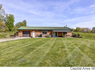 18692 Curtis Blacktop Rd, Petersburg, IL 62675