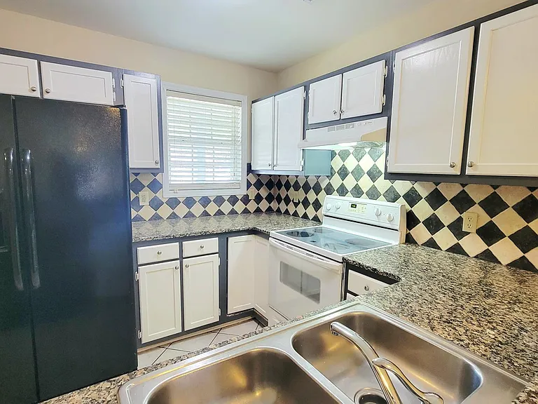5116 Lamppost Cir — Photo 6