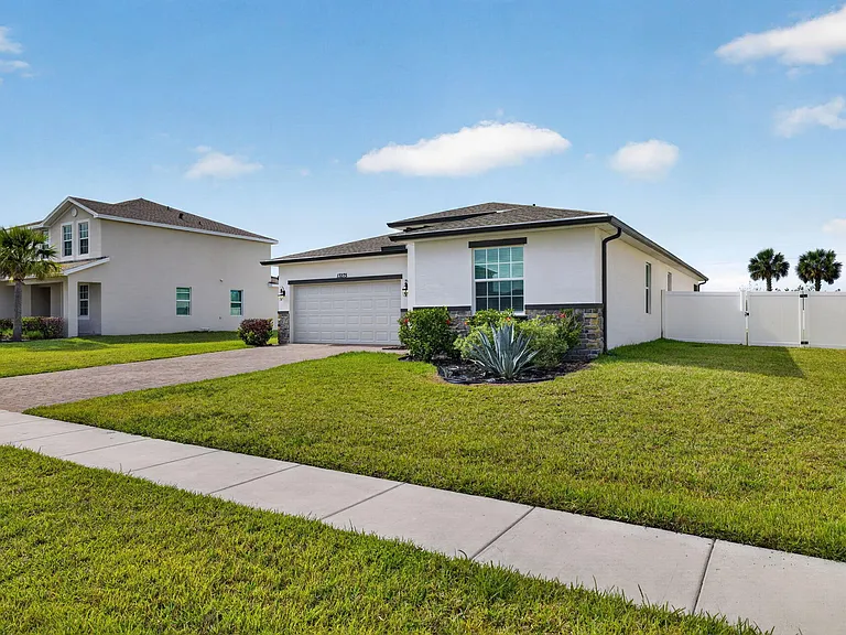 13275 NW Copper Creek Dr — Photo 2