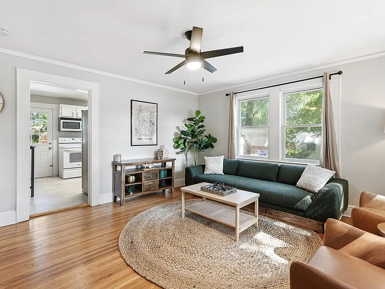207 Brookside Ave — Photo 1