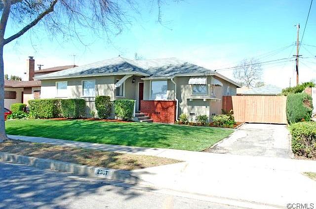 1st image of 2307 W 111th St