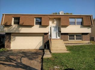 32 W Drummond Ave, Glendale Heights, IL 60139
