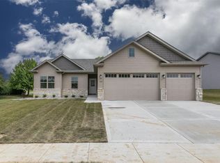 948 Chesapeake Junction Ln, O'Fallon, IL 62269