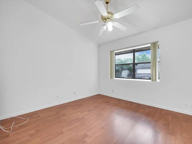 4718 NW 82nd Ave #1706 — Photo 7