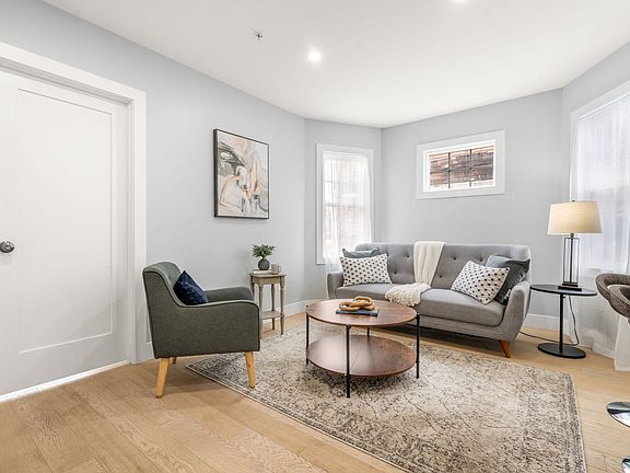 3rd image of 679 Columbia Rd #5
