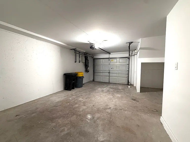 222B 2nd St — Photo 14