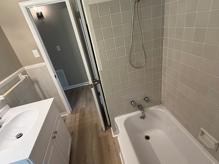2266 Shade Ave — Photo 9