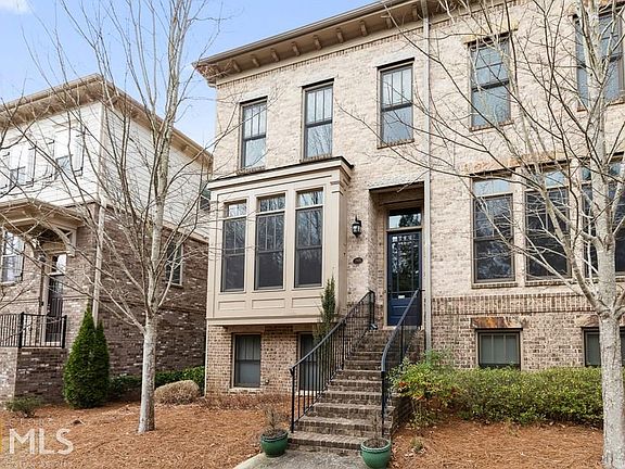 2nd image of 795 Park Manor Dr SE