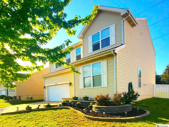 16228 Virginia St, Omaha, NE 68136