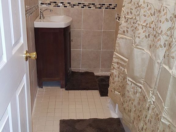 5th image of 74 Williams Ave #2