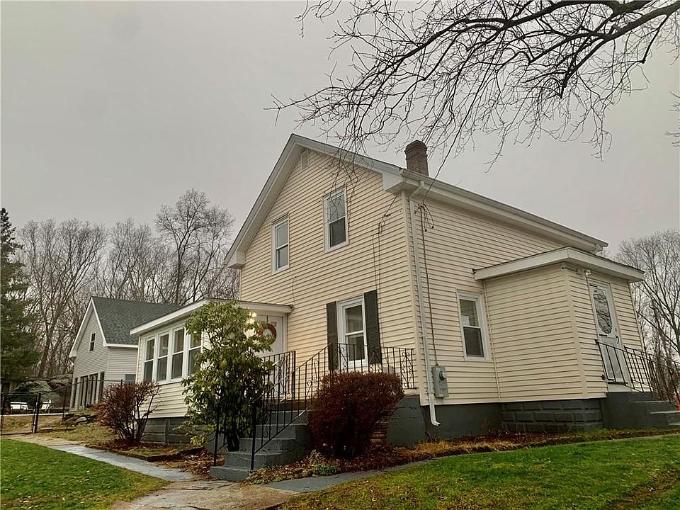 1st image of 8 Barbers Ct