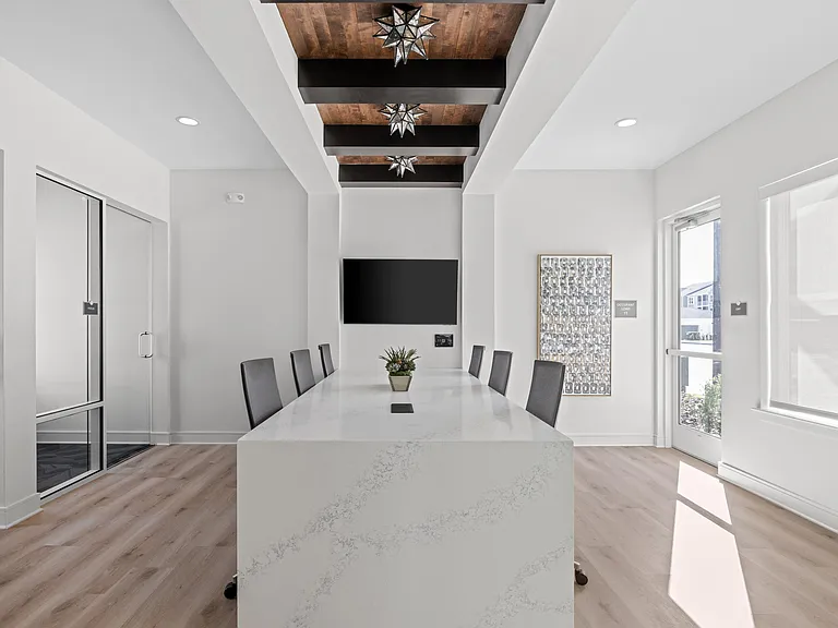Standard441 Luxury Apartments — Photo 26