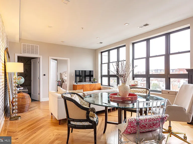 1345 K St SE #407 — Photo 2