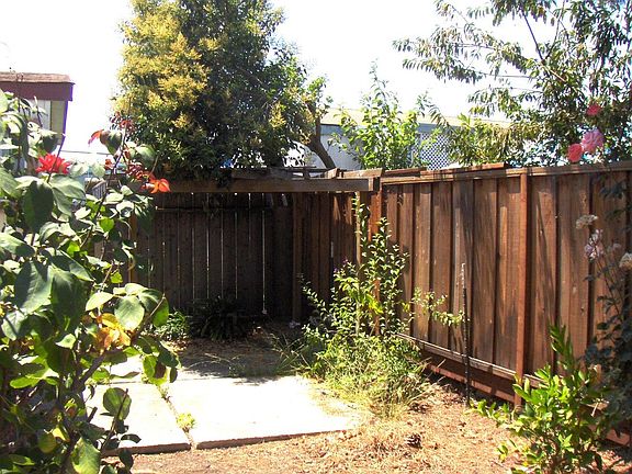 4th image of 2053 E Bayshore Rd Spc 69