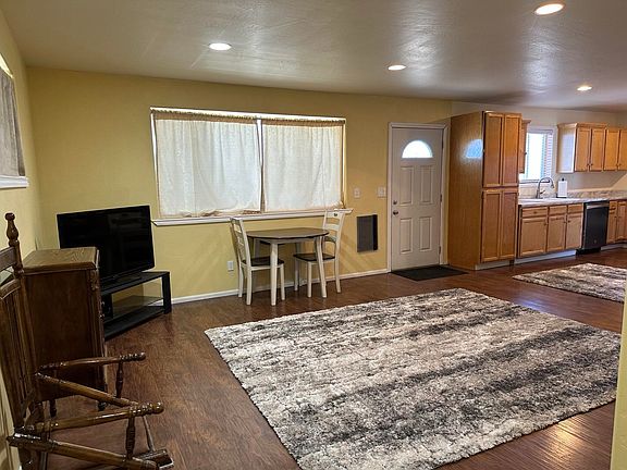 From front entry to Living area>