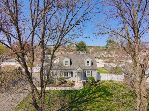 7 Susan Ave, South Hadley, MA 01075