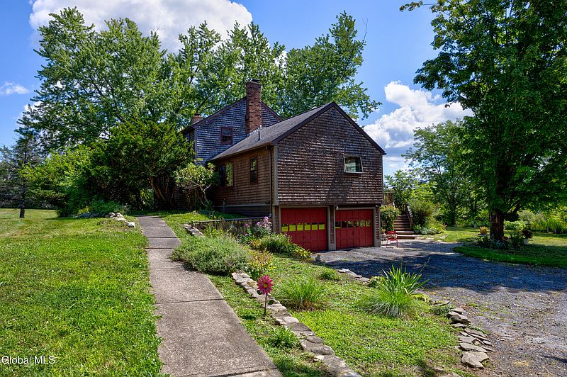 2nd image of 889 North Road