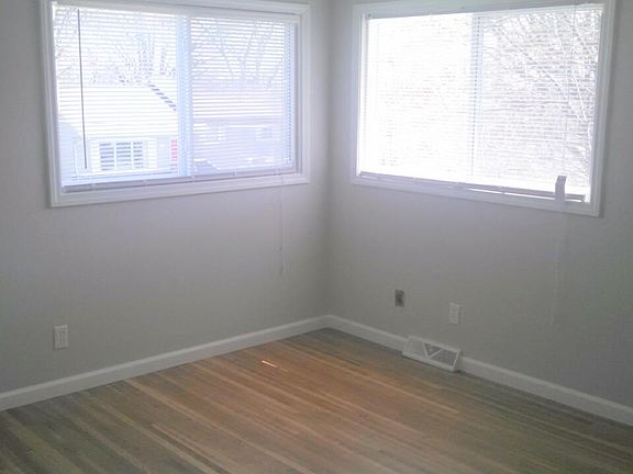3rd image of 2703 Jewel Dr