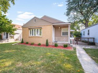 5564 N Mohawk Ave, Glendale, WI 53217
