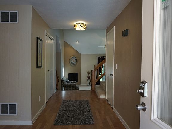 Beautiful entry way 