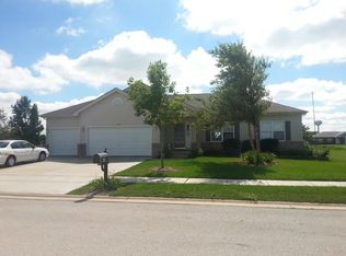 446 Shamrock Ln, Manteno, IL 60950