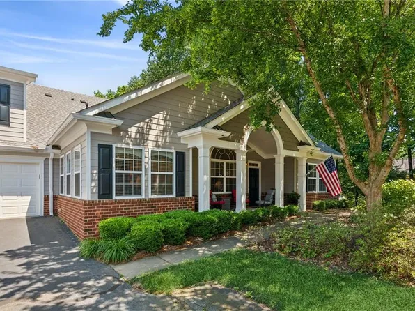 2607 Grapevine Cir, Cumming, GA 30041