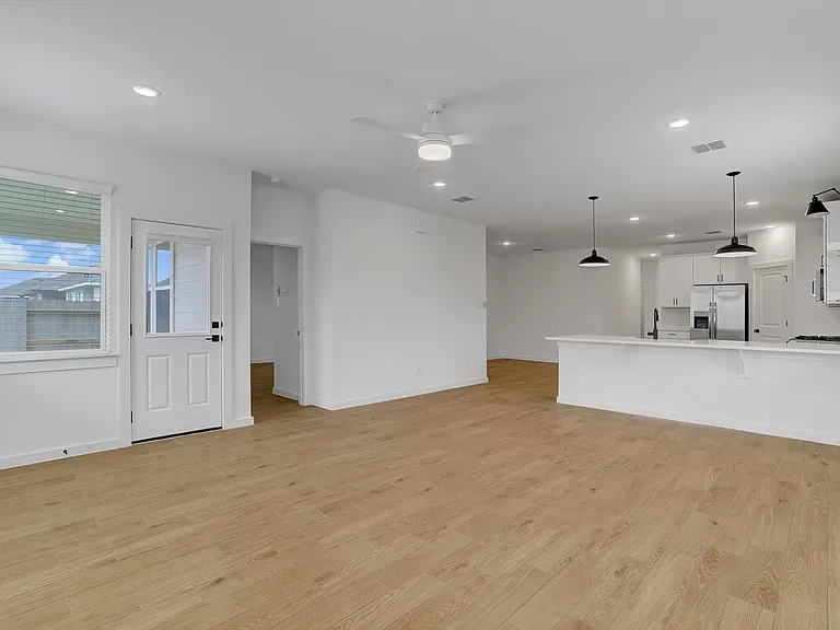 8438 Bay Ridge Cir — Photo 14