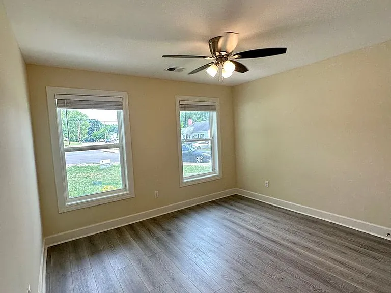 522 Addison Ave — Photo 16