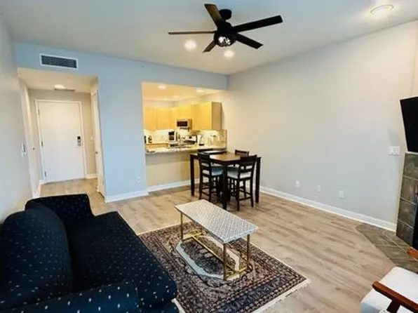 400 W 8th St Unit 214, Vancouver, WA 98660