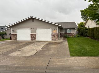 416 S 74th Ave #B, Yakima, WA 98908