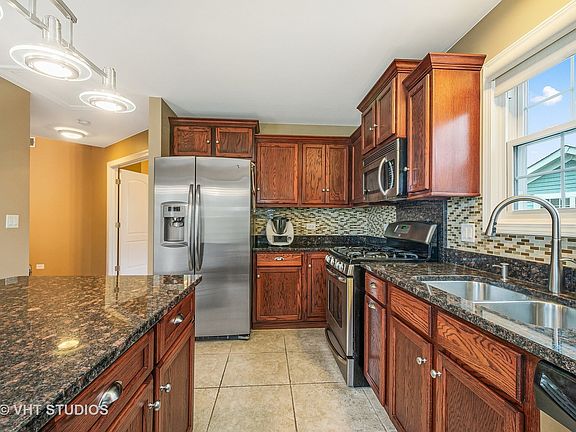 4th image of 208 Winnsboro Ct