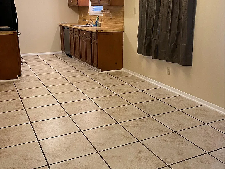 1806 Sierra Dr — Photo 5
