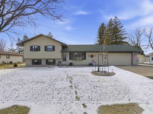 1251 Burnette St, Neenah, WI 54956