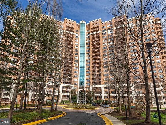 2nd image of 10101 Grosvenor Pl APT 1416