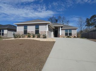 5562 Peach Dr, Pace, FL 32571
