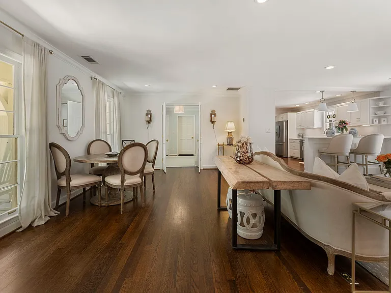 4470 Chatworth Ct NE — Photo 9